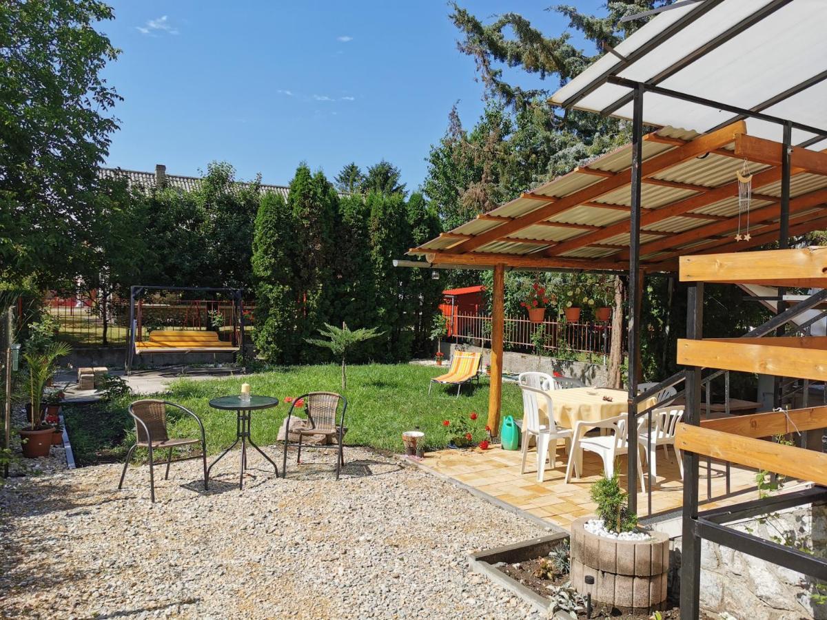 Zsory Furdo Lapartman Mezokovesd Apartamento Szihalom Exterior foto
