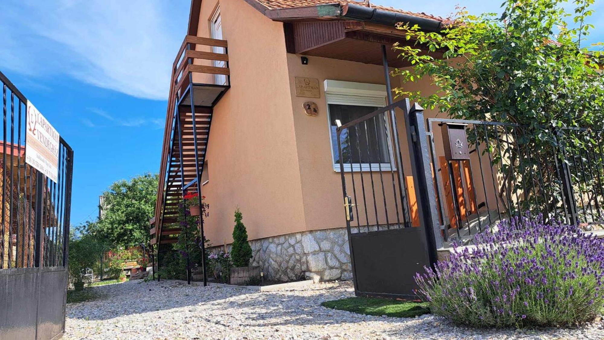 Zsory Furdo Lapartman Mezokovesd Apartamento Szihalom Exterior foto