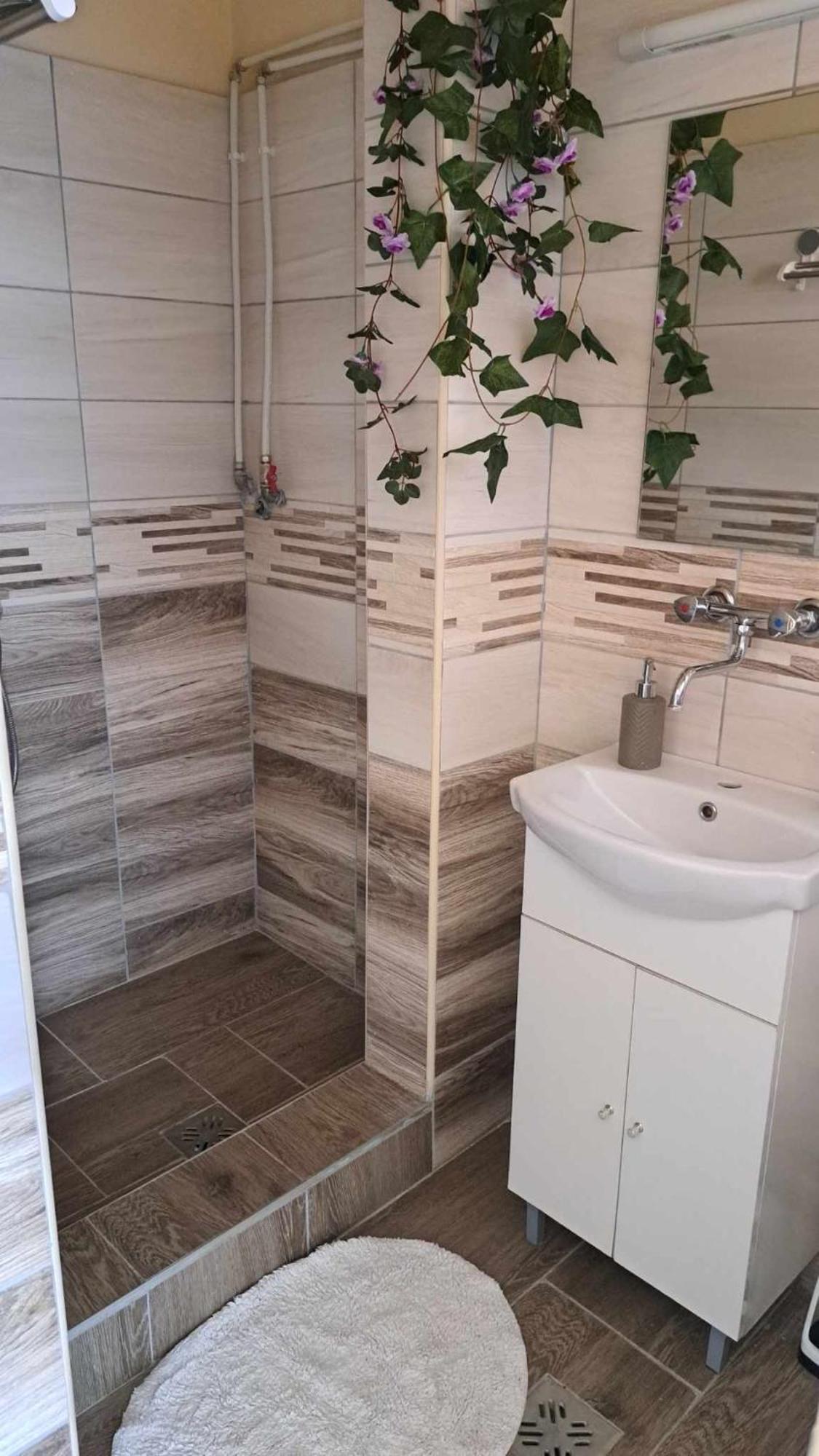 Zsory Furdo Lapartman Mezokovesd Apartamento Szihalom Exterior foto